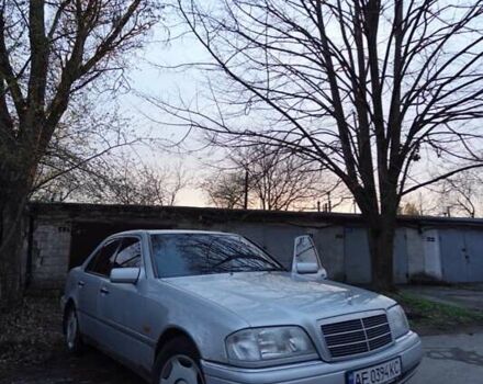 Мерседес Ц-Класс 1993 в Днепре (Днепропетровске) на Automoto.ua Серый Мерседес Ц-Класс, объемом двигателя 2 л и пробегом 200 тыс. км за 2454 $, фото 2 на Automoto.ua