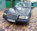 Серый Мерседес Ц-Класс, объемом двигателя 1.8 л и пробегом 500 тыс. км за 1900 $, фото 1 на Automoto.ua