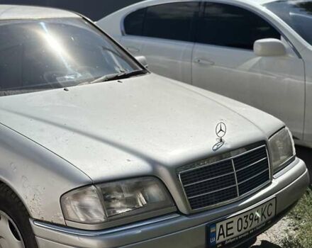 Мерседес Ц-Класс 1993 в Днепре (Днепропетровске) на Automoto.ua Серый Мерседес Ц-Класс, объемом двигателя 2 л и пробегом 200 тыс. км за 2454 $, фото 5 на Automoto.ua