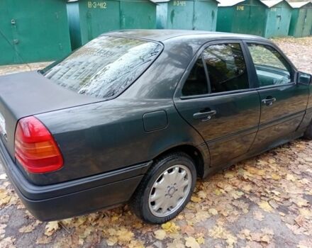 Серый Мерседес Ц-Класс, объемом двигателя 1.8 л и пробегом 500 тыс. км за 1900 $, фото 14 на Automoto.ua