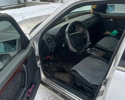 Сірий Мерседес Ц-Клас, об'ємом двигуна 1.8 л та пробігом 400 тис. км за 2500 $, фото 5 на Automoto.ua
