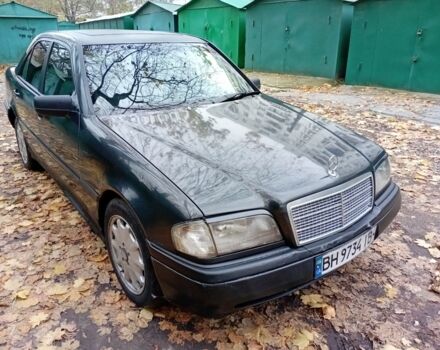 Серый Мерседес Ц-Класс, объемом двигателя 1.8 л и пробегом 500 тыс. км за 1900 $, фото 11 на Automoto.ua