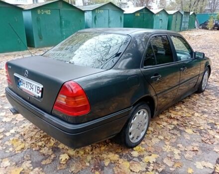 Серый Мерседес Ц-Класс, объемом двигателя 1.8 л и пробегом 500 тыс. км за 1900 $, фото 4 на Automoto.ua