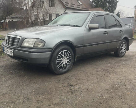 Серый Мерседес Ц-Класс, объемом двигателя 1.8 л и пробегом 400 тыс. км за 2100 $, фото 13 на Automoto.ua