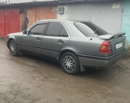 Серый Мерседес Ц-Класс, объемом двигателя 1.8 л и пробегом 400 тыс. км за 2100 $, фото 6 на Automoto.ua