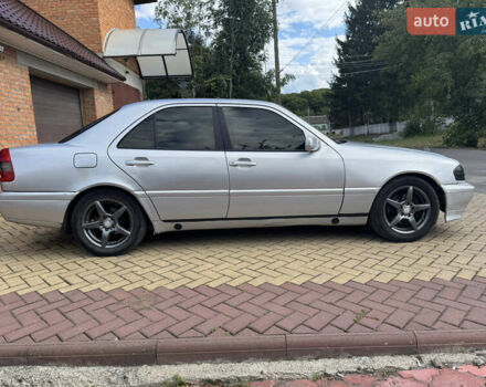 Сірий Мерседес Ц-Клас, об'ємом двигуна 1.8 л та пробігом 454 тис. км за 3200 $, фото 8 на Automoto.ua