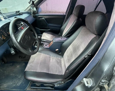 Серый Мерседес Ц-Класс, объемом двигателя 1.8 л и пробегом 400 тыс. км за 2100 $, фото 15 на Automoto.ua