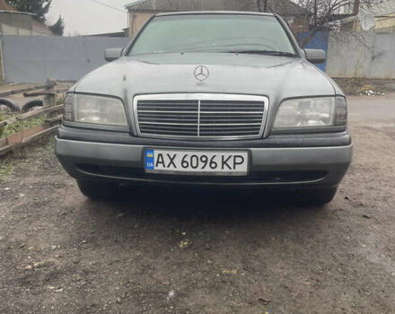 Серый Мерседес Ц-Класс, объемом двигателя 1.8 л и пробегом 400 тыс. км за 2100 $, фото 12 на Automoto.ua