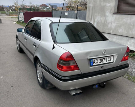 Сірий Мерседес Ц-Клас, об'ємом двигуна 2.2 л та пробігом 226 тис. км за 2350 $, фото 4 на Automoto.ua