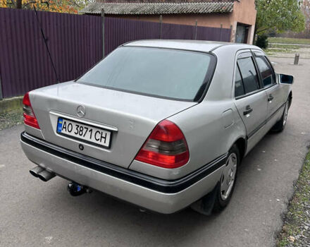 Сірий Мерседес Ц-Клас, об'ємом двигуна 2.2 л та пробігом 226 тис. км за 2350 $, фото 6 на Automoto.ua