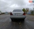 Серый Мерседес Ц-Класс, объемом двигателя 2 л и пробегом 400 тыс. км за 3200 $, фото 8 на Automoto.ua