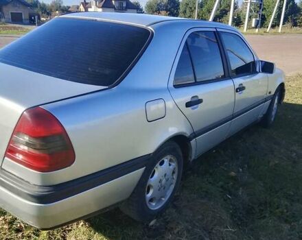 Серый Мерседес Ц-Класс, объемом двигателя 1.8 л и пробегом 590 тыс. км за 1450 $, фото 3 на Automoto.ua