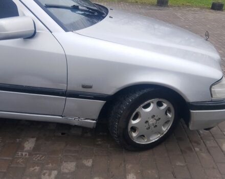 Серый Мерседес Ц-Класс, объемом двигателя 1.8 л и пробегом 500 тыс. км за 1600 $, фото 6 на Automoto.ua