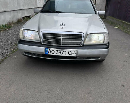 Сірий Мерседес Ц-Клас, об'ємом двигуна 2.2 л та пробігом 226 тис. км за 2350 $, фото 8 на Automoto.ua