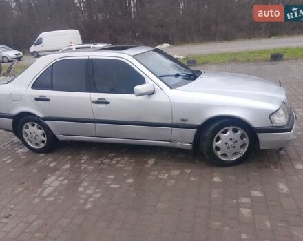 Серый Мерседес Ц-Класс, объемом двигателя 1.8 л и пробегом 500 тыс. км за 1350 $, фото 4 на Automoto.ua