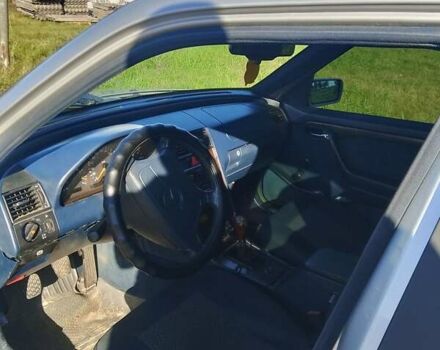 Серый Мерседес Ц-Класс, объемом двигателя 1.8 л и пробегом 500 тыс. км за 1350 $, фото 8 на Automoto.ua