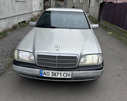 Сірий Мерседес Ц-Клас, об'ємом двигуна 2.2 л та пробігом 226 тис. км за 2350 $, фото 2 на Automoto.ua