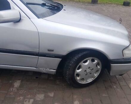 Серый Мерседес Ц-Класс, объемом двигателя 1.8 л и пробегом 590 тыс. км за 1450 $, фото 6 на Automoto.ua