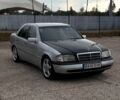 Мерседес Ц-Класс 1995 в Киеве на Automoto.ua Серый Мерседес Ц-Класс, объемом двигателя 2.8 л и пробегом 421 тыс. км за 2900 $, фото 2 на Automoto.ua