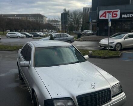 Сірий Мерседес Ц-Клас, об'ємом двигуна 1.8 л та пробігом 400 тис. км за 1450 $, фото 1 на Automoto.ua