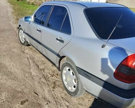 Сірий Мерседес Ц-Клас, об'ємом двигуна 1.8 л та пробігом 612 тис. км за 1800 $, фото 8 на Automoto.ua