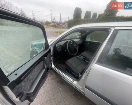 Серый Мерседес Ц-Класс, объемом двигателя 1.8 л и пробегом 237 тыс. км за 1900 $, фото 4 на Automoto.ua