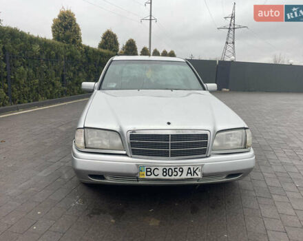 Серый Мерседес Ц-Класс, объемом двигателя 1.8 л и пробегом 237 тыс. км за 1900 $, фото 1 на Automoto.ua