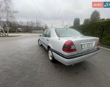 Серый Мерседес Ц-Класс, объемом двигателя 1.8 л и пробегом 237 тыс. км за 1900 $, фото 13 на Automoto.ua