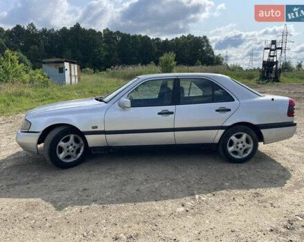 Мерседес Ц-Класс 1996 в Долине на Automoto.ua Серый Мерседес Ц-Класс, объемом двигателя 1.8 л и пробегом 237 тыс. км за 2000 $, фото 5 на Automoto.ua