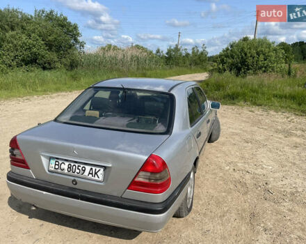 Мерседес Ц-Класс 1996 в Долине на Automoto.ua Серый Мерседес Ц-Класс, объемом двигателя 1.8 л и пробегом 237 тыс. км за 2000 $, фото 2 на Automoto.ua