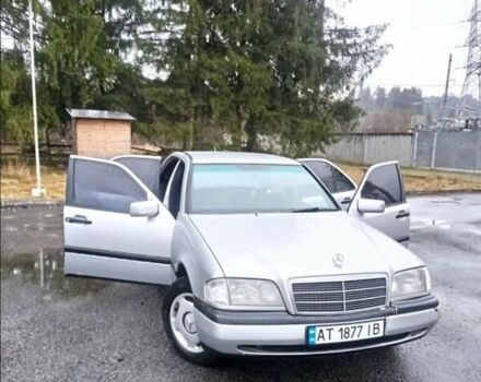 Мерседес Ц-Клас 1996 у Івано-Франківську на Automoto.ua Сірий Мерседес Ц-Клас, об'ємом двигуна 1.8 л та пробігом 300 тис. км за 2300 $, фото 6 на Automoto.ua