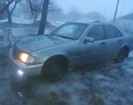 Мерседес Ц-Клас 1996 у Сумах на Automoto.ua Сірий Мерседес Ц-Клас, об'ємом двигуна 2 л та пробігом 366 тис. км за 713 $, фото 4 на Automoto.ua
