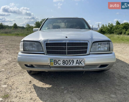 Мерседес Ц-Класс 1996 в Долине на Automoto.ua Серый Мерседес Ц-Класс, объемом двигателя 1.8 л и пробегом 237 тыс. км за 2000 $, фото 7 на Automoto.ua
