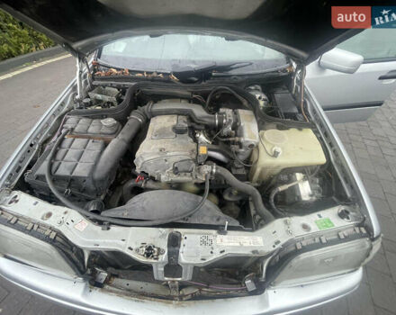 Серый Мерседес Ц-Класс, объемом двигателя 1.8 л и пробегом 237 тыс. км за 1900 $, фото 12 на Automoto.ua