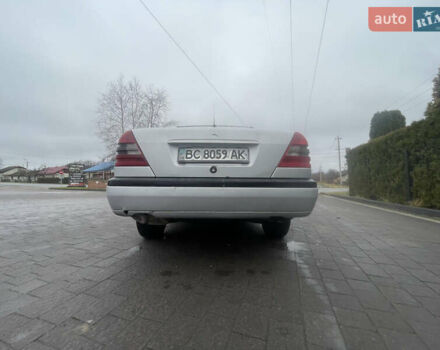 Серый Мерседес Ц-Класс, объемом двигателя 1.8 л и пробегом 237 тыс. км за 1900 $, фото 10 на Automoto.ua