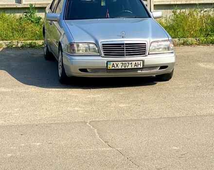 Серый Мерседес Ц-Класс, объемом двигателя 2 л и пробегом 200 тыс. км за 1600 $, фото 6 на Automoto.ua