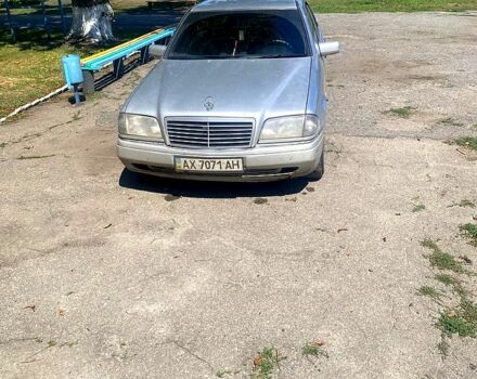 Серый Мерседес Ц-Класс, объемом двигателя 2 л и пробегом 200 тыс. км за 1600 $, фото 5 на Automoto.ua