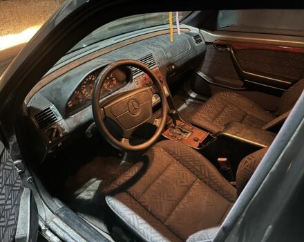 Сірий Мерседес Ц-Клас, об'ємом двигуна 1.8 л та пробігом 240 тис. км за 1350 $, фото 8 на Automoto.ua