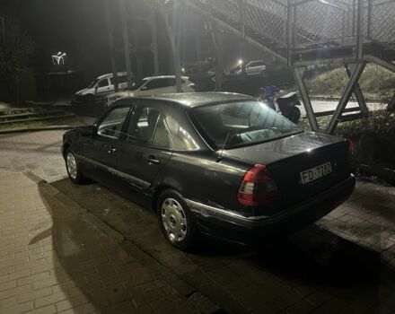 Сірий Мерседес Ц-Клас, об'ємом двигуна 1.8 л та пробігом 240 тис. км за 1350 $, фото 3 на Automoto.ua