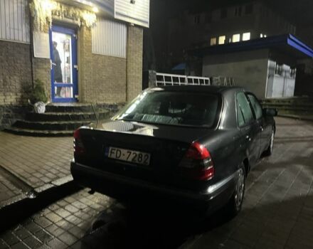 Сірий Мерседес Ц-Клас, об'ємом двигуна 1.8 л та пробігом 240 тис. км за 1350 $, фото 4 на Automoto.ua