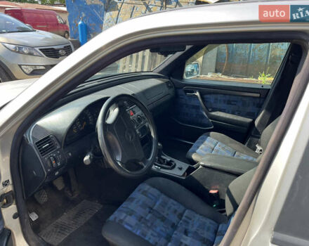 Сірий Мерседес Ц-Клас, об'ємом двигуна 1.8 л та пробігом 220 тис. км за 2400 $, фото 4 на Automoto.ua