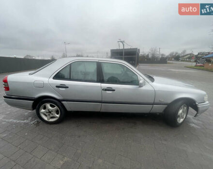 Серый Мерседес Ц-Класс, объемом двигателя 1.8 л и пробегом 237 тыс. км за 1900 $, фото 14 на Automoto.ua