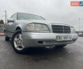 Серый Мерседес Ц-Класс, объемом двигателя 1.8 л и пробегом 237 тыс. км за 1900 $, фото 3 на Automoto.ua