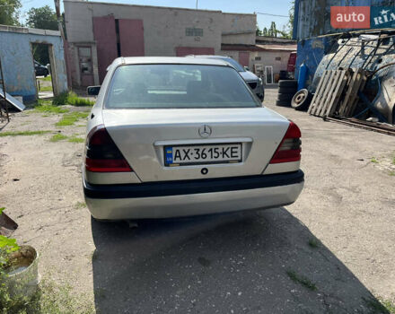 Сірий Мерседес Ц-Клас, об'ємом двигуна 1.8 л та пробігом 220 тис. км за 2400 $, фото 2 на Automoto.ua