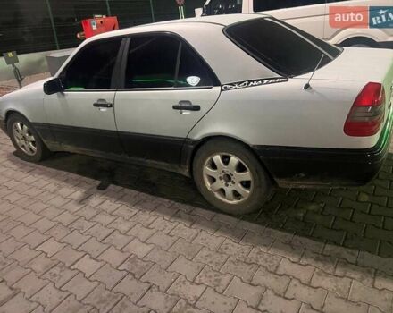 Серый Мерседес Ц-Класс, объемом двигателя 1.8 л и пробегом 331 тыс. км за 1499 $, фото 6 на Automoto.ua