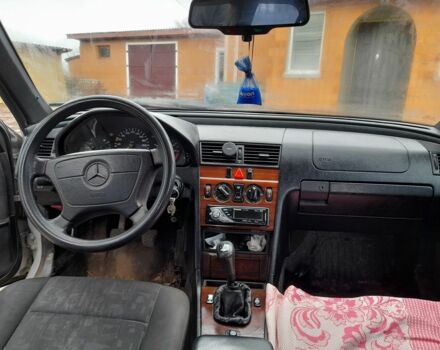 Сірий Мерседес Ц-Клас, об'ємом двигуна 0 л та пробігом 268 тис. км за 1999 $, фото 4 на Automoto.ua