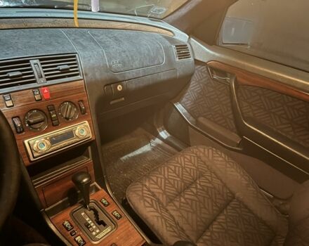 Сірий Мерседес Ц-Клас, об'ємом двигуна 1.8 л та пробігом 240 тис. км за 1350 $, фото 11 на Automoto.ua