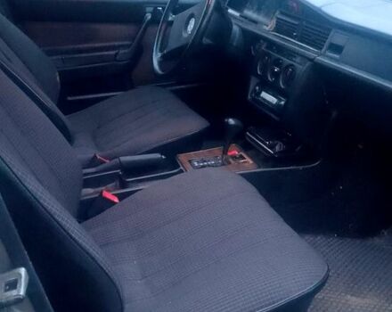 Серый Мерседес Ц-Класс, объемом двигателя 2 л и пробегом 460 тыс. км за 2000 $, фото 5 на Automoto.ua