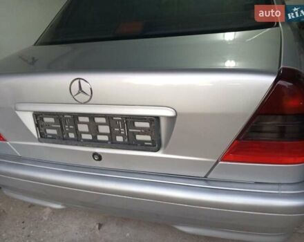 Серый Мерседес Ц-Класс, объемом двигателя 1.8 л и пробегом 306 тыс. км за 3700 $, фото 6 на Automoto.ua