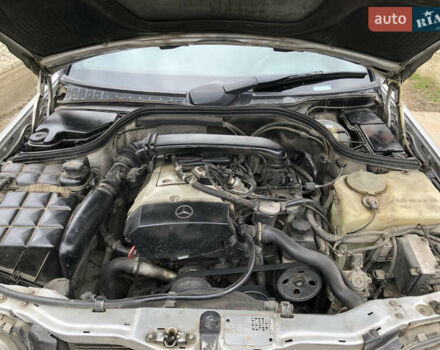 Серый Мерседес Ц-Класс, объемом двигателя 1.8 л и пробегом 428 тыс. км за 2500 $, фото 7 на Automoto.ua